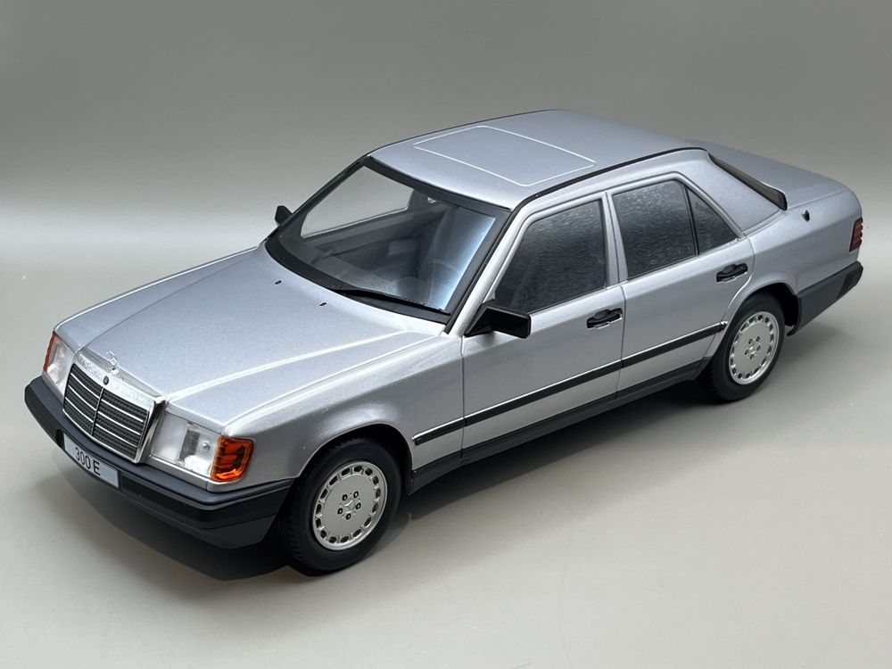 Model 1:18 Mercedes-Benz W124 300E
