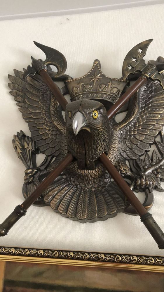 Герб орел с булавами