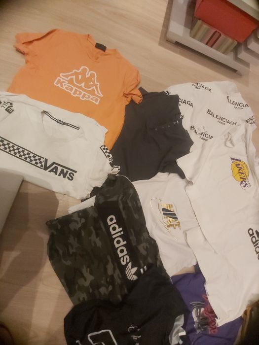 Koszulki młodzieżowe 25 sztuk (rozm. M/L) + krótkie spodenki 6 sztuk