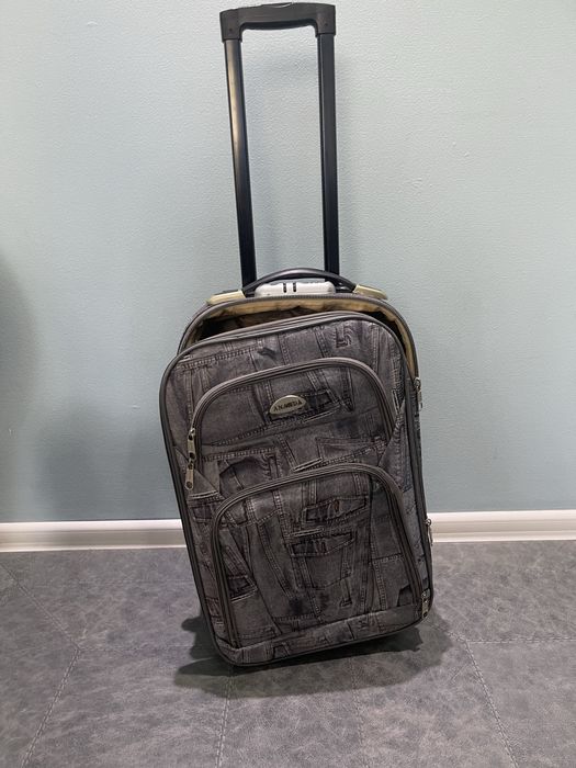 Валіза на колесах