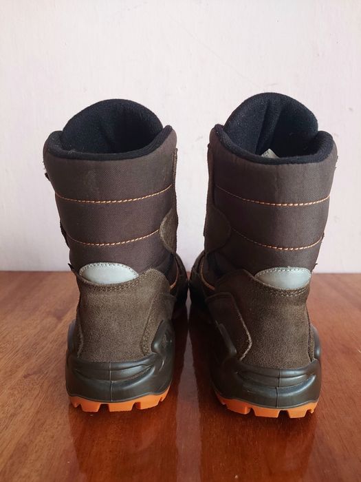 Черевики чобітки зимові фірми lowa marlin ll на gore tex оригінал 

Ро