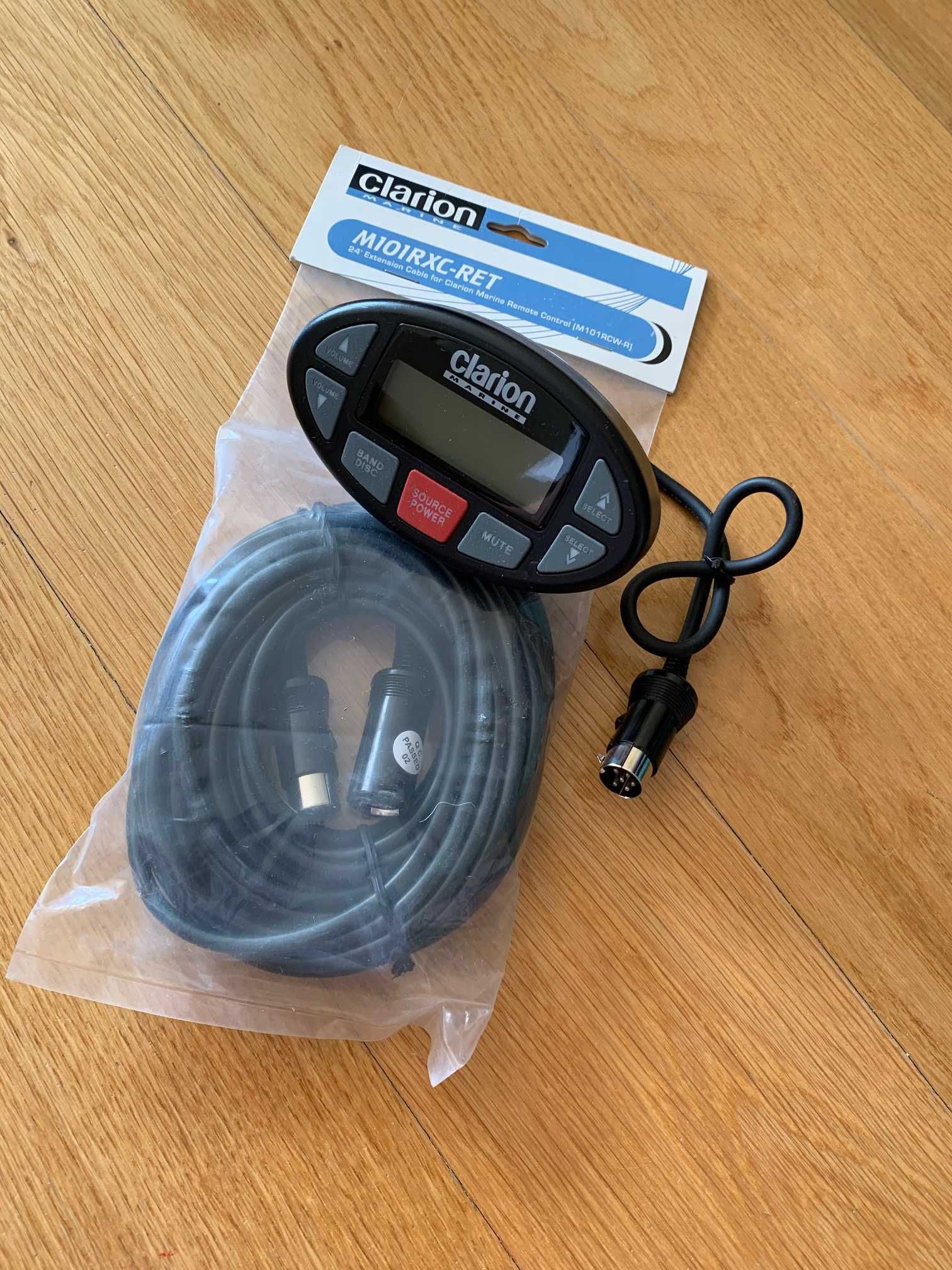 Radioodtwarzacz CD Marine Clarion XMD3 wraz z pilotem M101RXC-RET