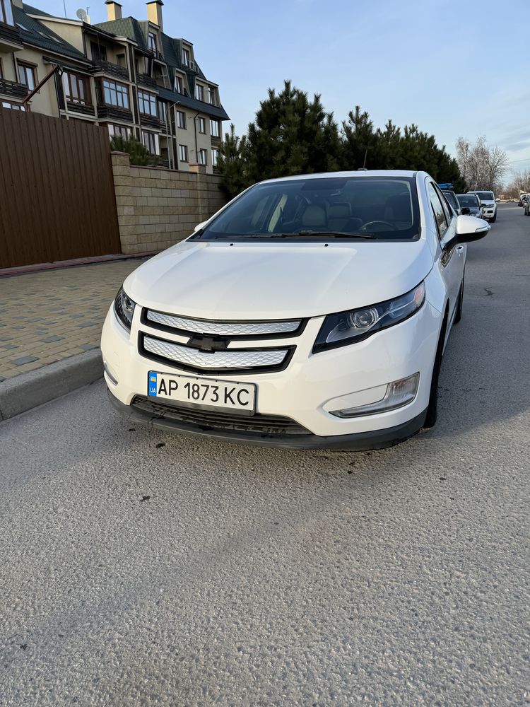 Chevrolet  volt   2015   гибрид