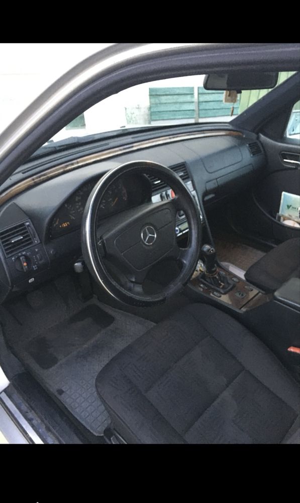 Mercedes C220 imaculada