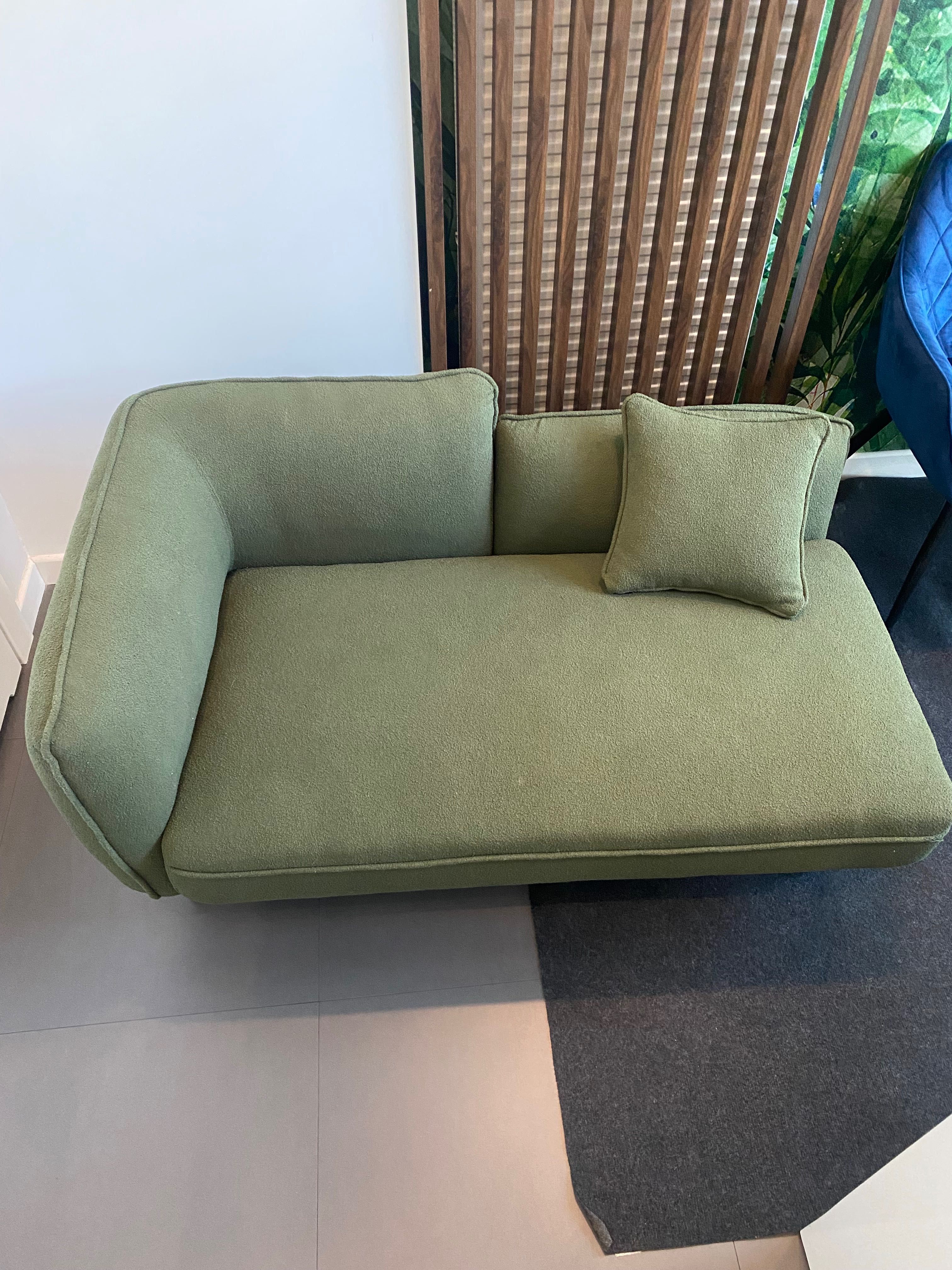 Mała sofa, bardzo dobry stan.