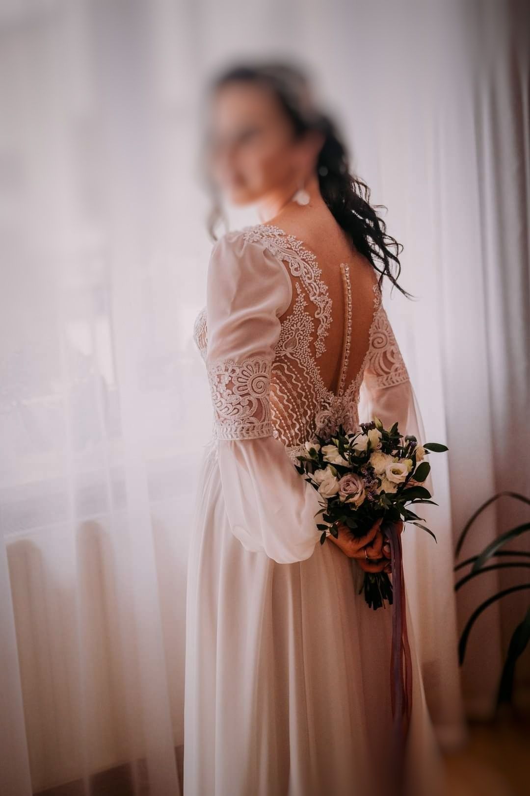 Suknia ślubna - długie rękawy