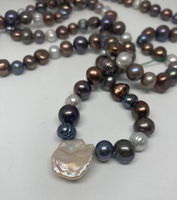 2 colares unicos e diferentes