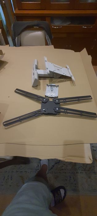 Suportes para televisão,  usados