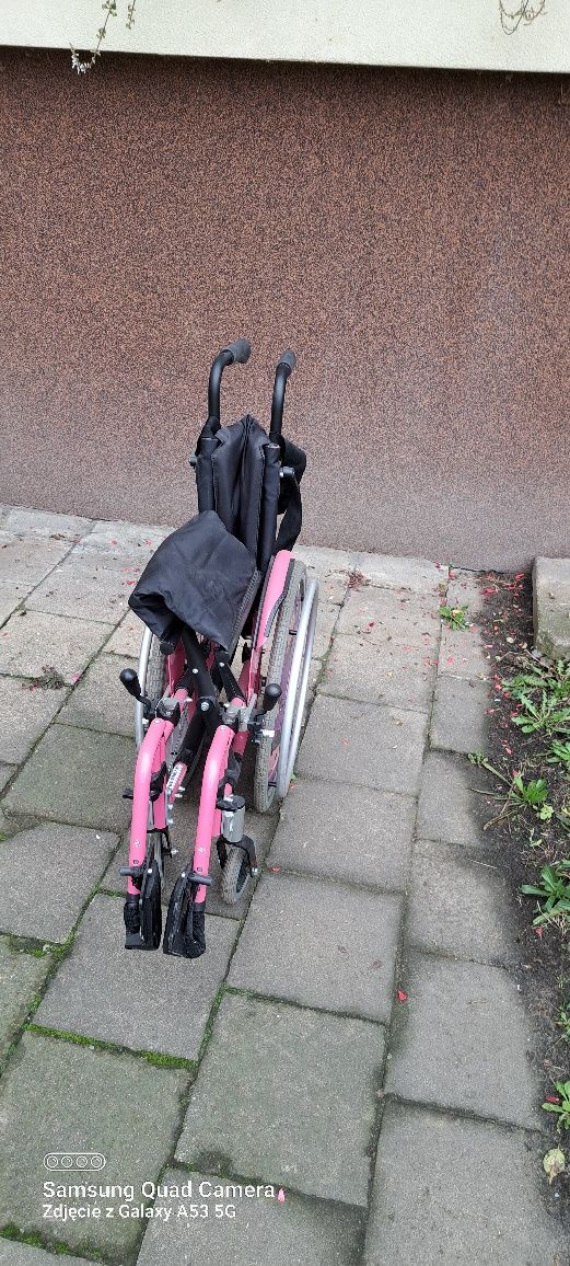 wózek inwalidzki dla dziecka ,jak nowy