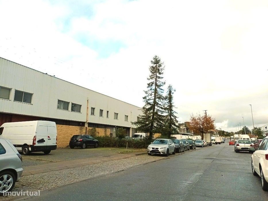 Armazém Industrial - S. Jorge de Selho