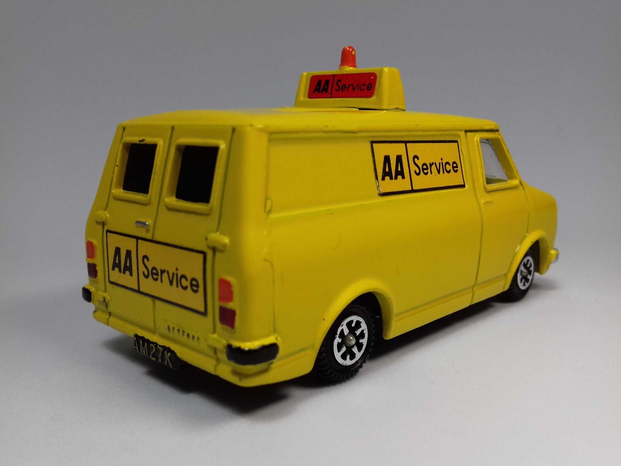 Dinky Toys #412 - Bedford Van-Serviço AA - 1970´s by Meccano Ltd