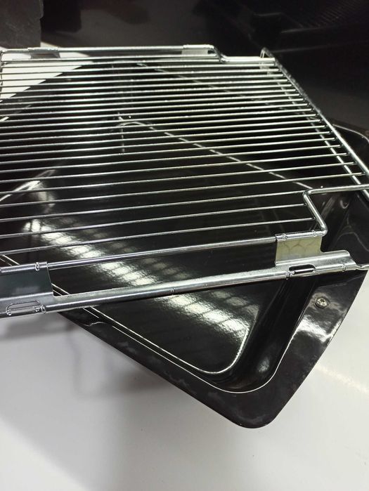 Tabuleiro de forno com grelha nunca usado