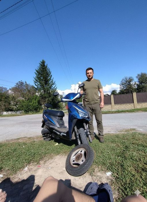 електроскутер E-TITANA BUSTER на 2000вт 72v 32АН