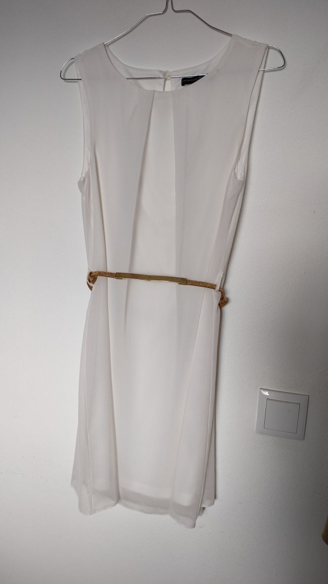 Vestido simples branco