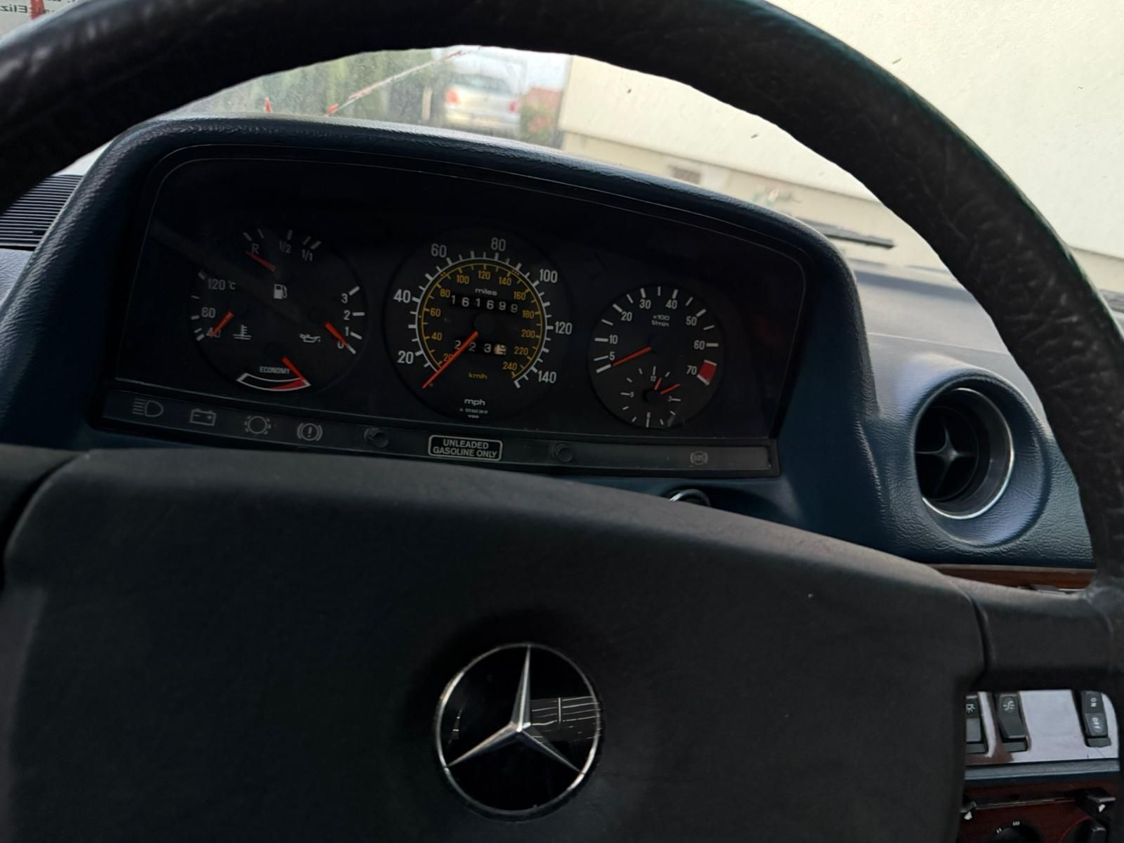 Mercedes w 123 coupe