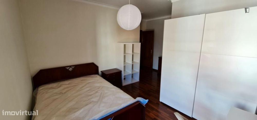 Quarto - localizado em São Martinho de Bispo Coimbra