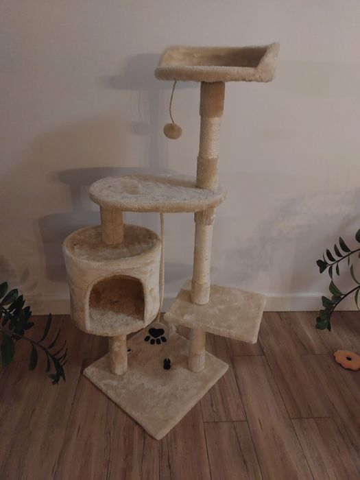 Drapak dla kota wraz domkiem