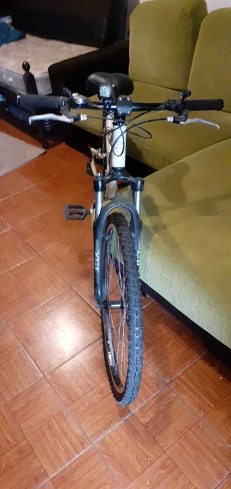 Bicicleta berg dust 101 semi nova.