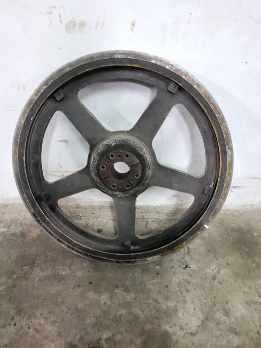 Koło pasowe  średnica 900 mm na wał fi 80mm 5 pasów D , aluminiowe