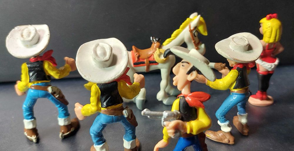 Bonecos em PVC. Galeria Lucky Luke