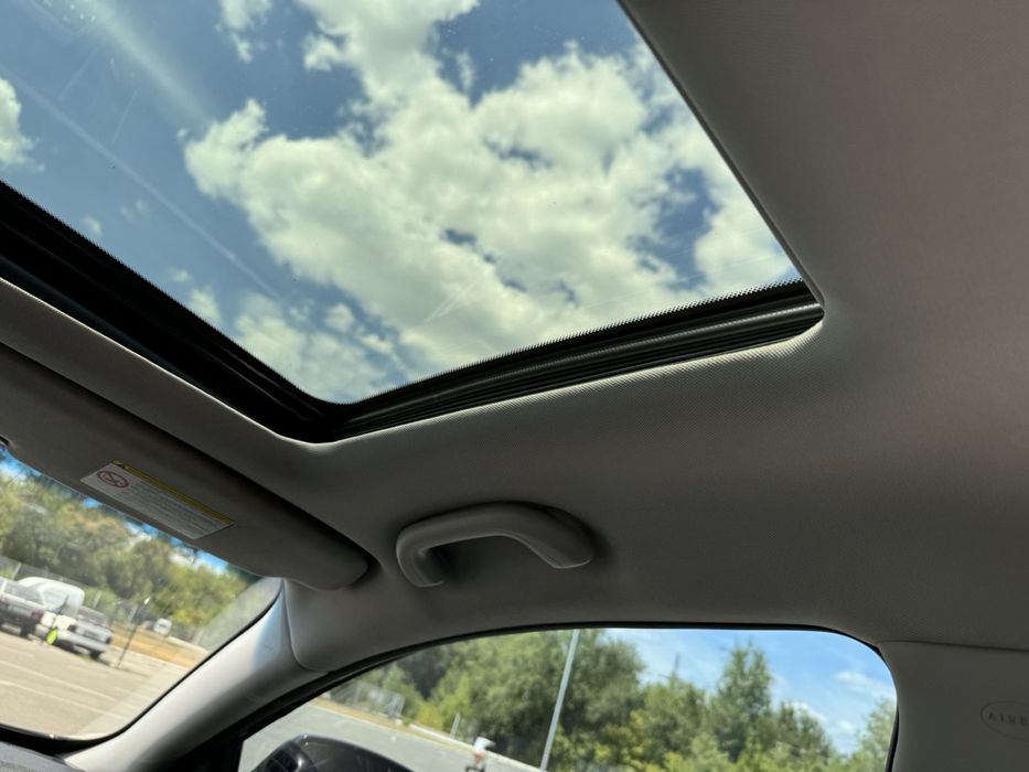 Hyundai Sonata 2014 • Газ/бензин • Максимальна комплектація