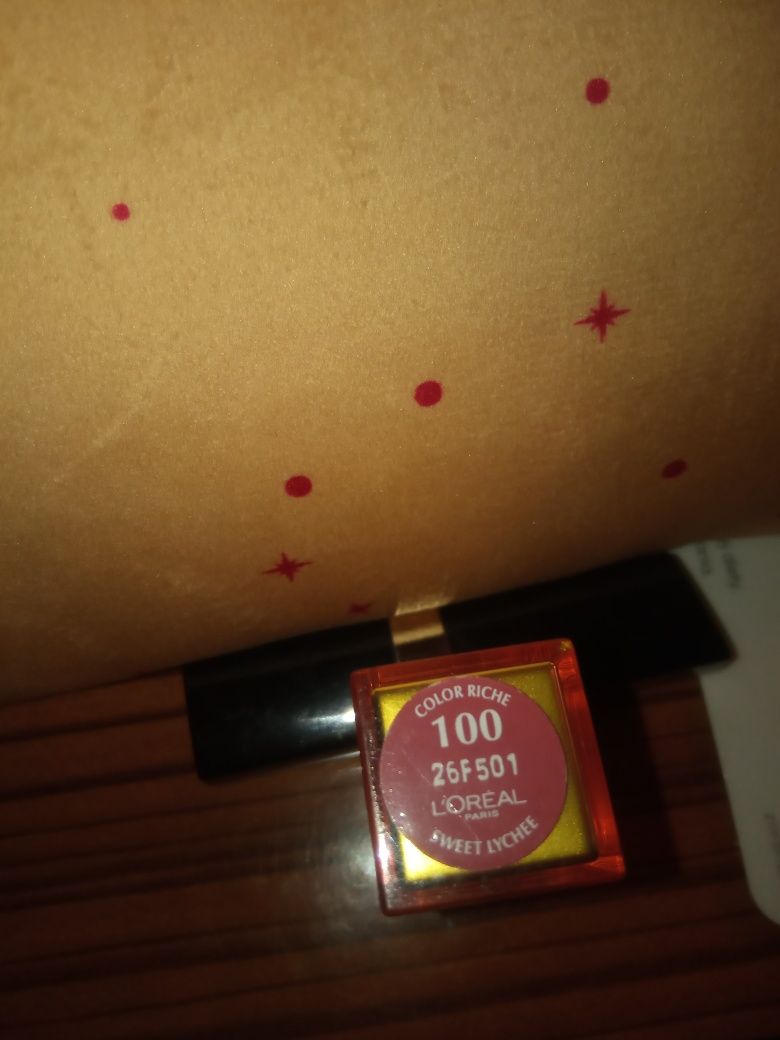 Pomadka Loreal color riche 100 sweet lychee