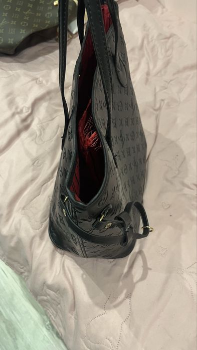 Torebka na ramię z czerwonym środkiem