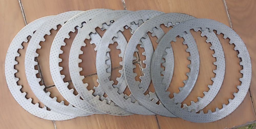 Щеплення Yamaha XVZ 1300 і VMax 1200