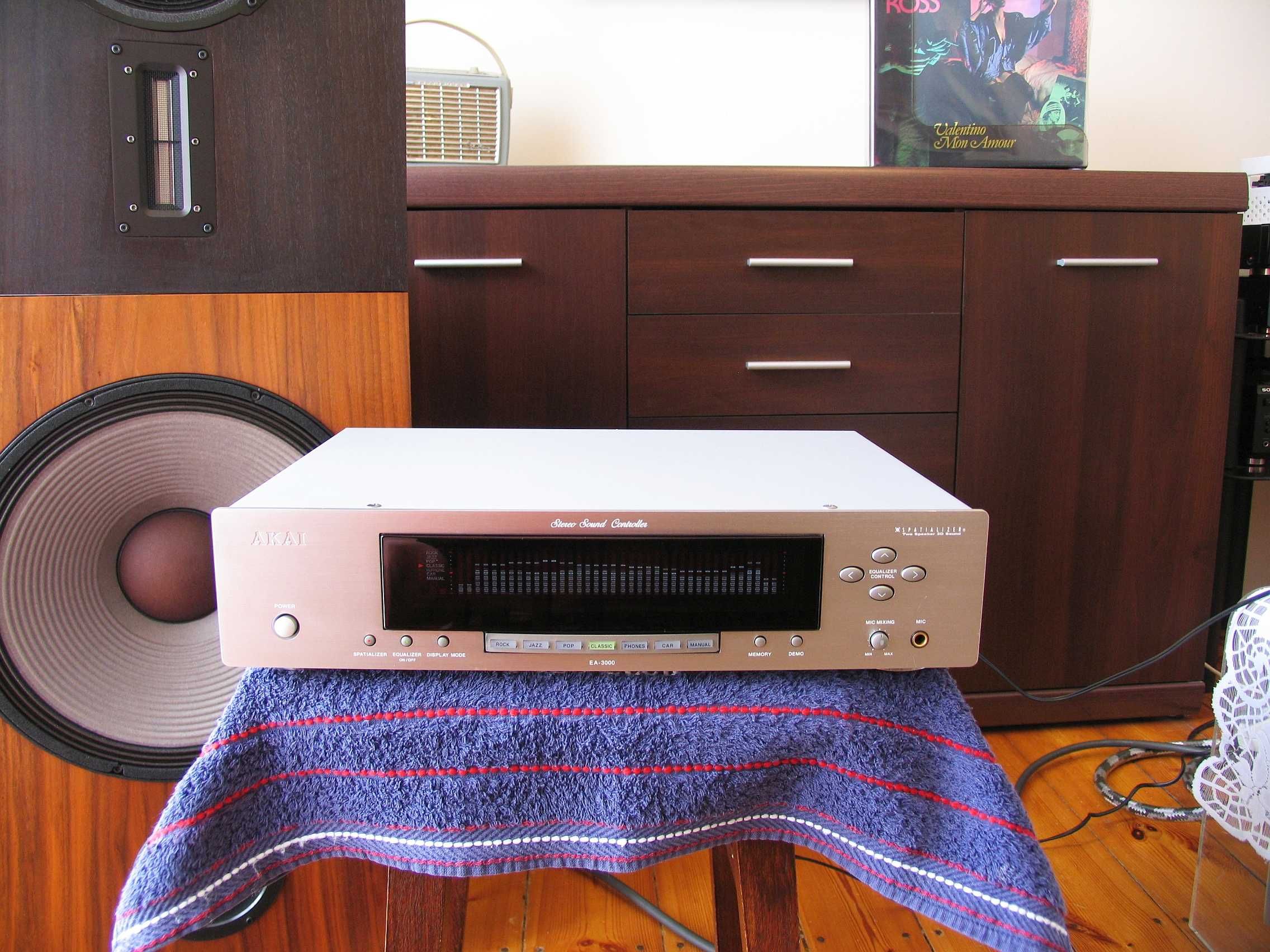 AKAI Model No. EA-3000 / Equalizer 3D Sound TOP '' Vintage ''