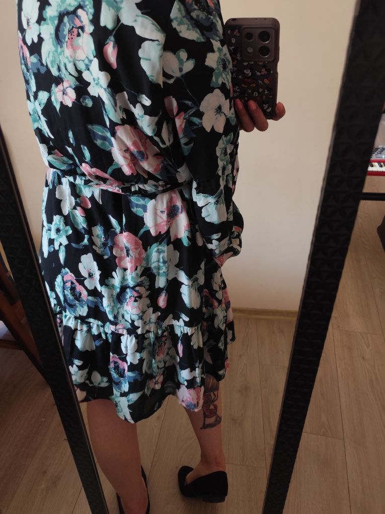 Midi sukienka w kwiatki wiazana w pasie bodyflirt 46