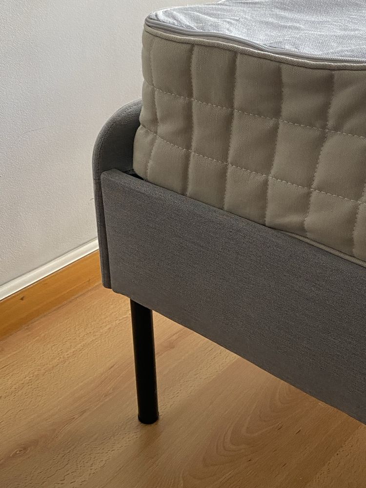 Cama e colchão IKEA