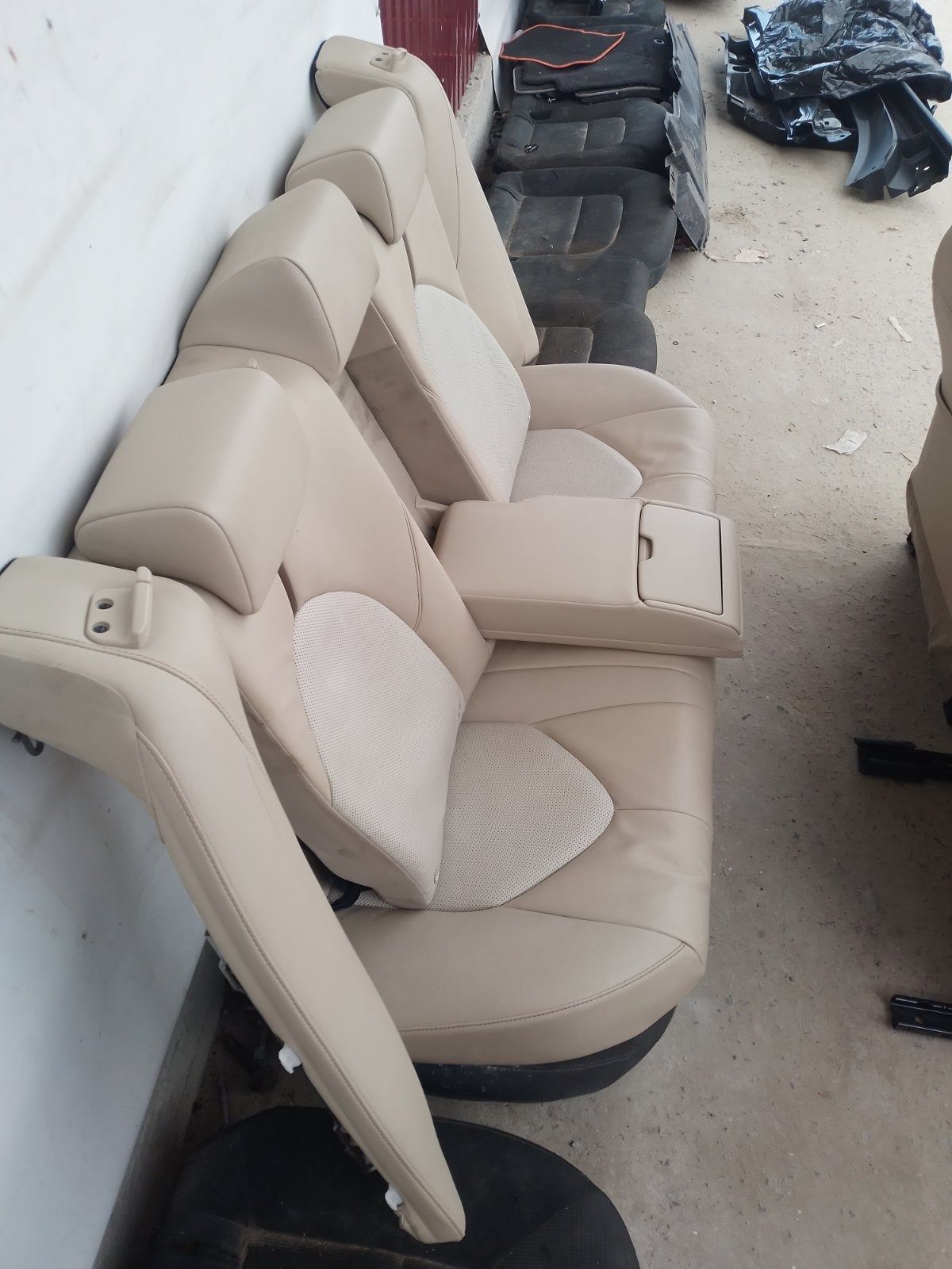 Салон шкіряний на Toyota Camry 70 17-24 року