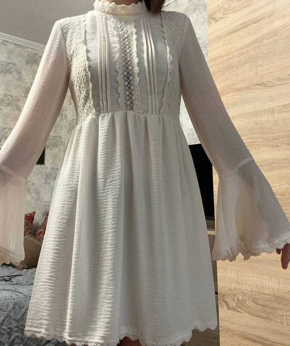 Вінтажна сукня з кльош рукавами