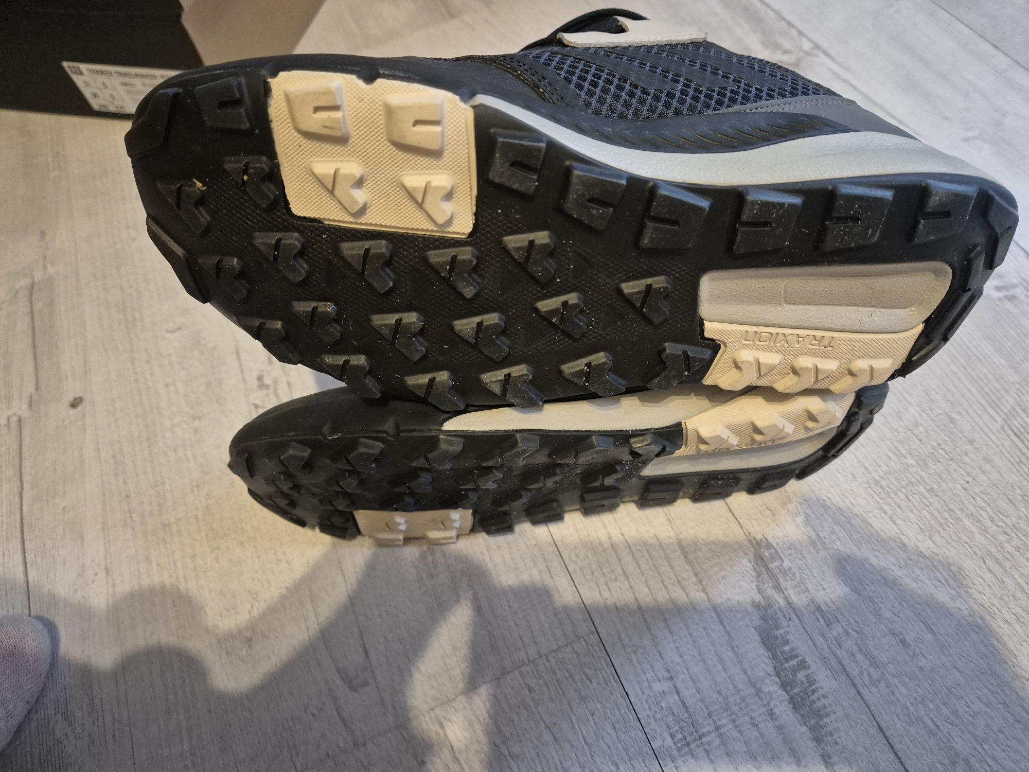 Buty chłopięce  Adidas Terrex jak nowe
