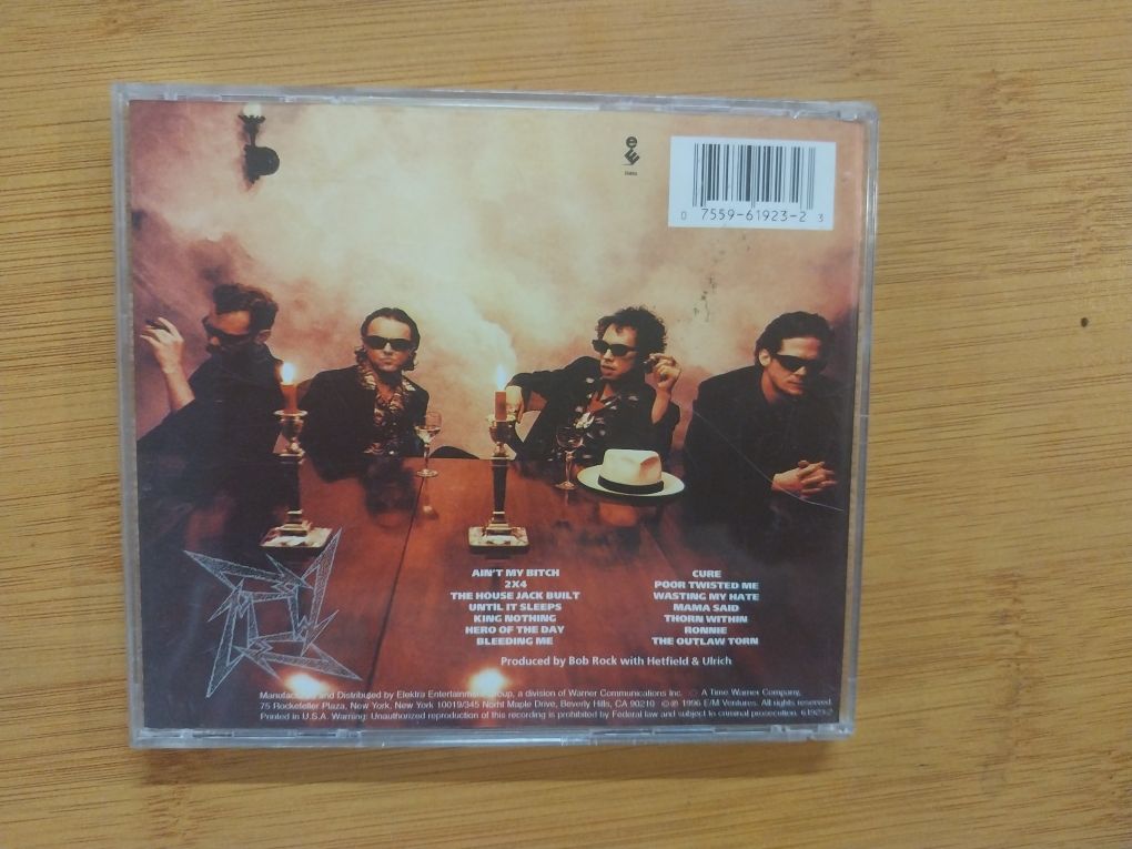 Продам cd диск Metallica "Load"