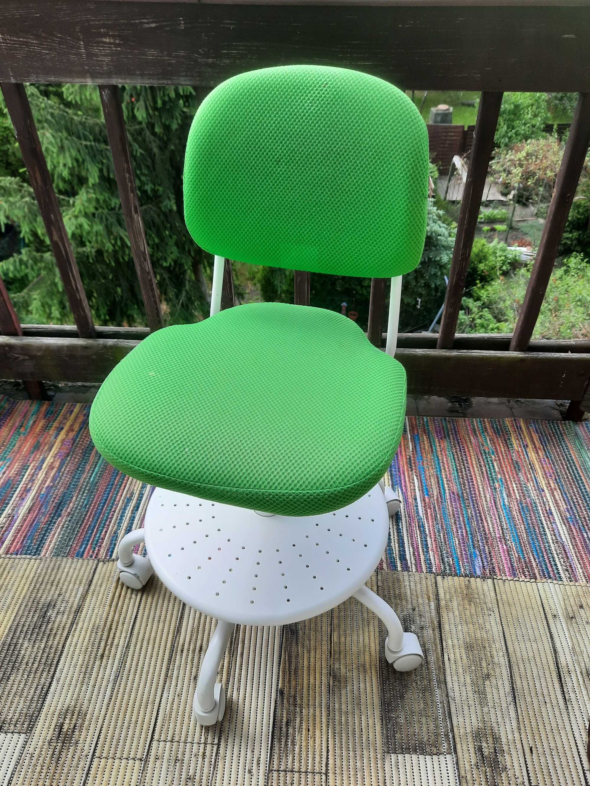 Krzesło obrotowe do biurka dla dzieci Ikea VIMUND zielone