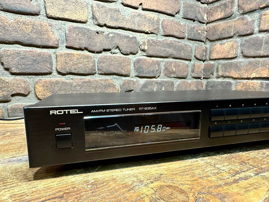 Tuner radiowy Rotel RT 935 AX
