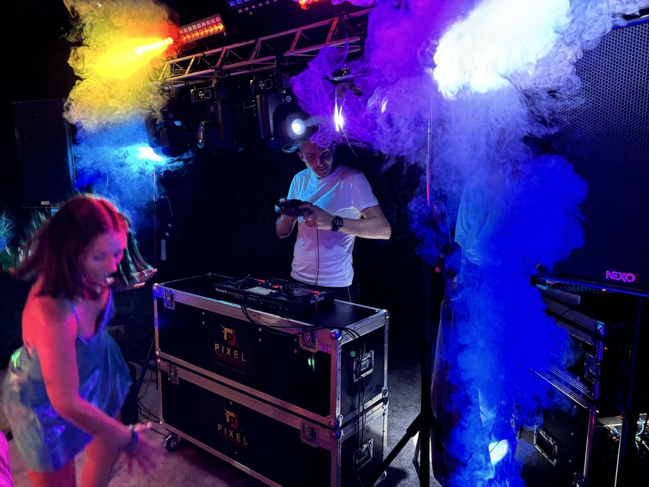 DJ + Oświetlenie + Nagłośnienie – Wesela, 18-stki, Eventy | GrupaPIXEL