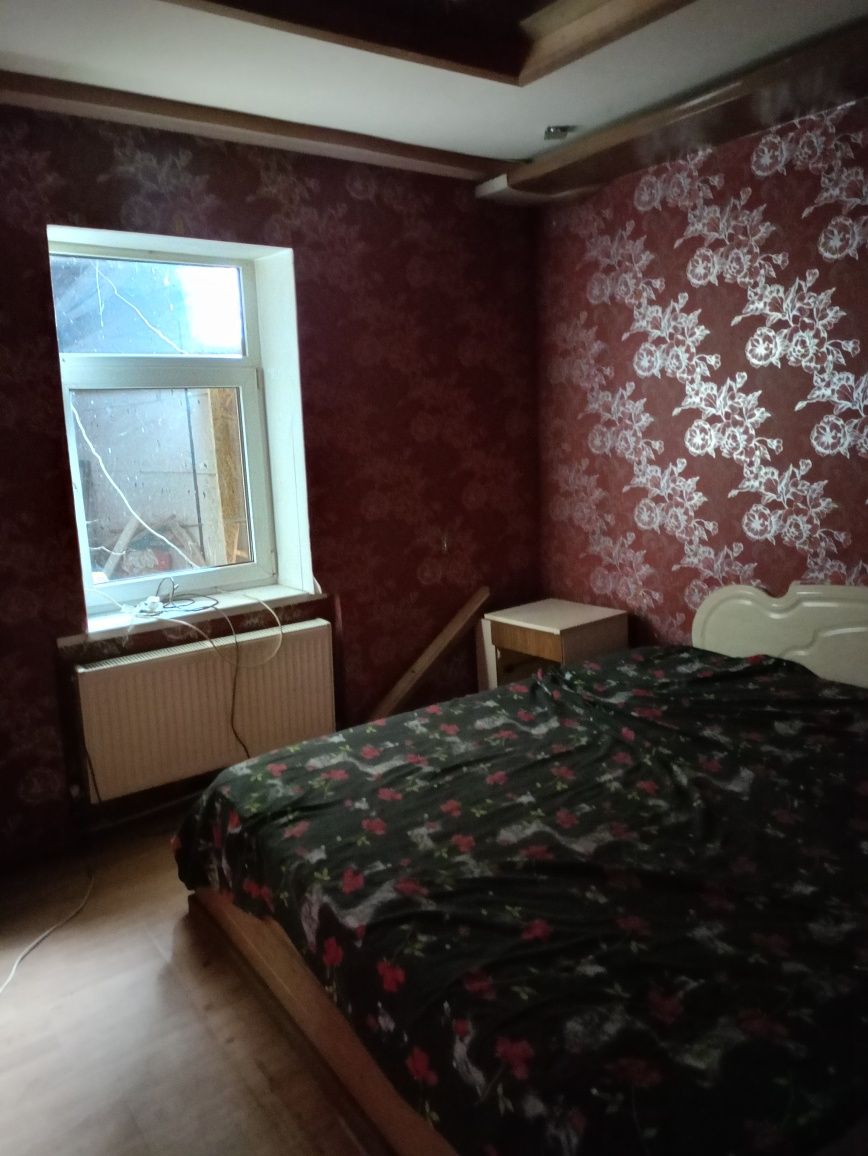 Продається частина будинку у центрі Фастова.