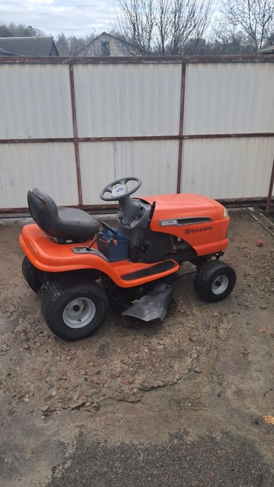 Садовий трактор газоно косарка Husqvarna Lt151