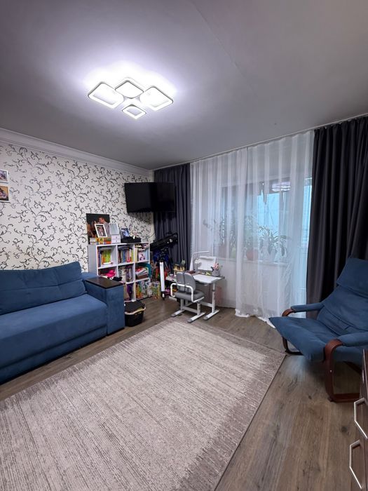 Продам 1 к квартиру в центрі ( район 5/5)