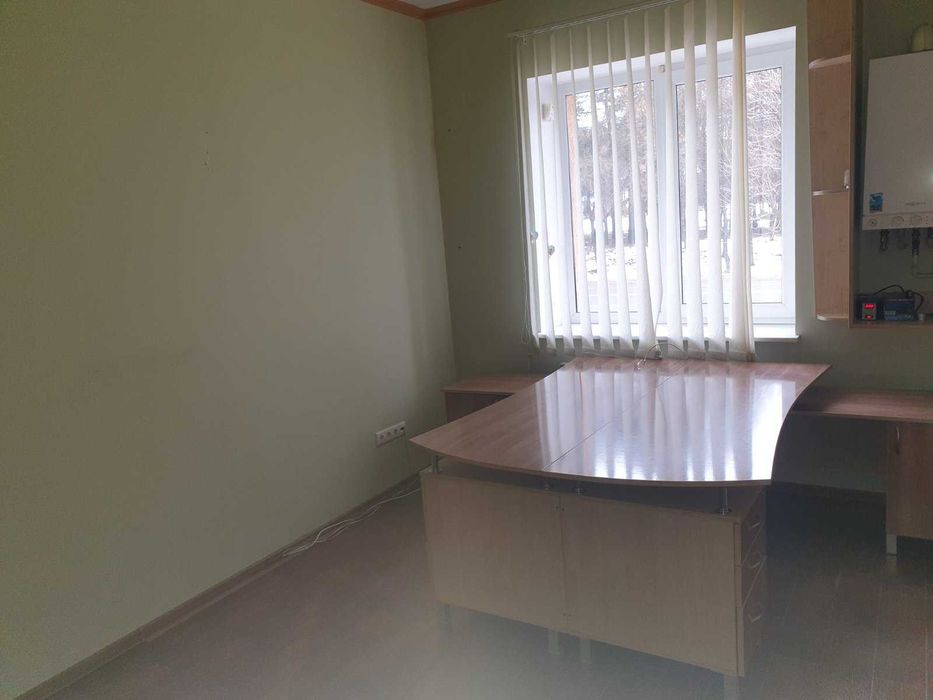 Здається в оренду офісне приміщення в м.Новояворівськ.