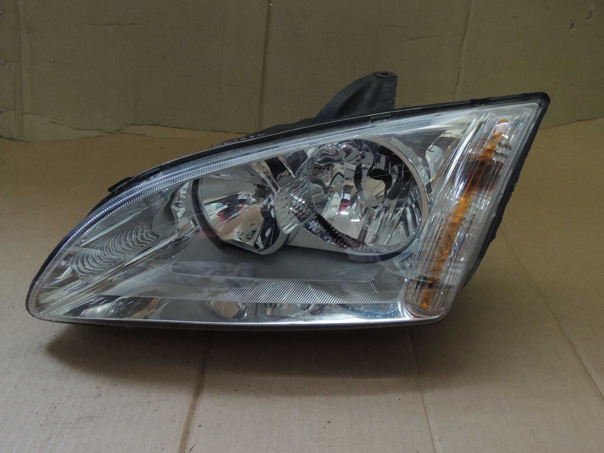 Lampa przód przednia lewa europejska Ford Focus II 2 MK2 04,05,06,07