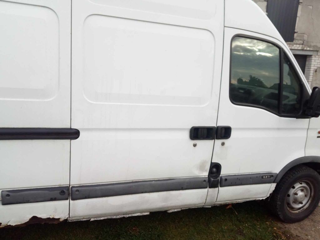 Sprzedam Renault Master 2,2dCi na części