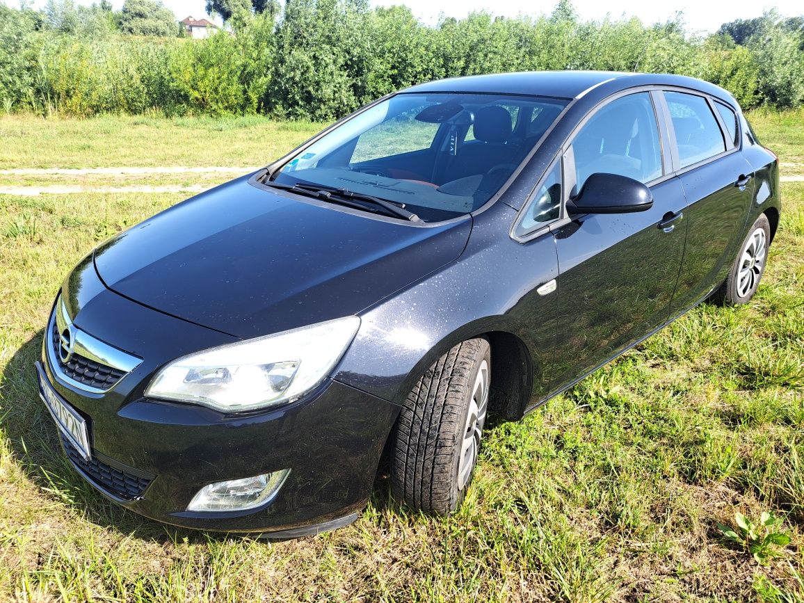 Opel Astra J 1.4 Turbo opłaty ważne na rok