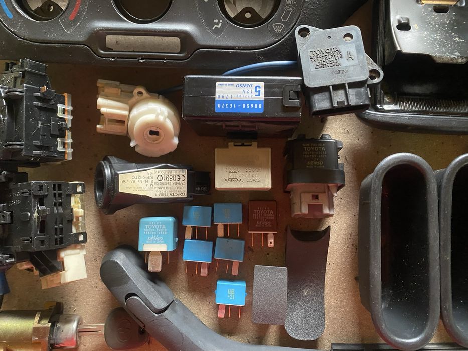 Peças Toyota Yaris D4D P1/Corolla Liftback E9/Corona RT84 etc..|USADO