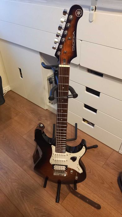 Yamaha Pacifica 212 VQM + futerał i pasek