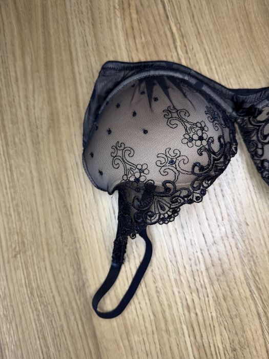 Biustonosz 65D brytyjskiej firmy Gossard super push up