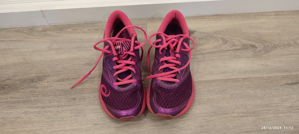 Tenis ASICS tamanho 39,5