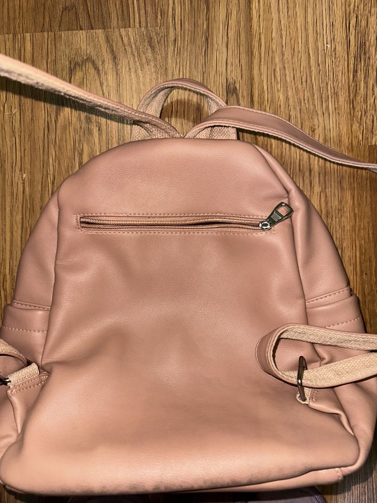 Рюкзак ніжно рожевого кольору